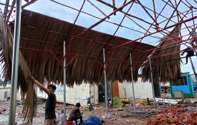 Tìm hiểu chi tiết về quy trình lợp nhà bằng lá dừa
